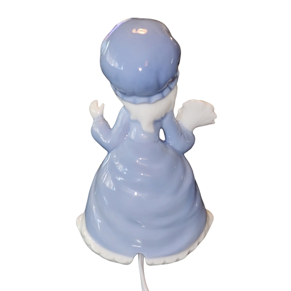 Vintage Enesco Japan Blue & White Ceramic Girl With Bouquet Night Light 6"X4"X3" - Picture 6 of 13